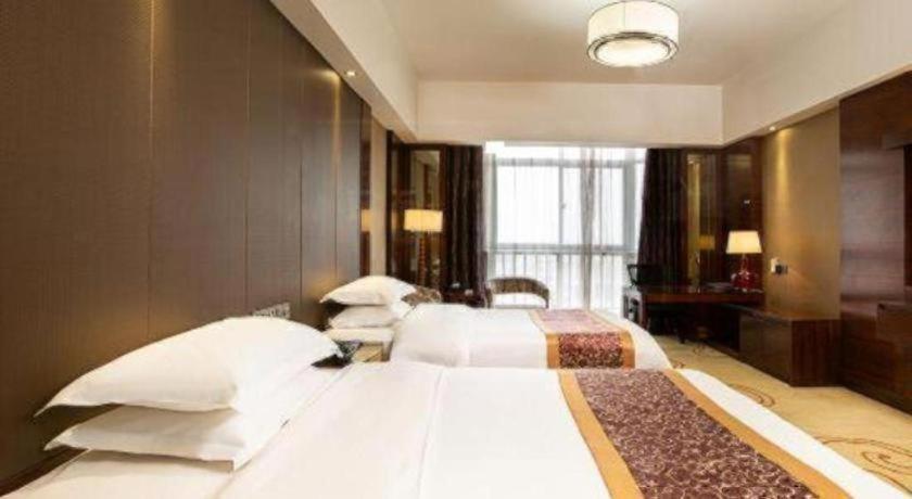 Zhengzhou Airport Hotel 19/43