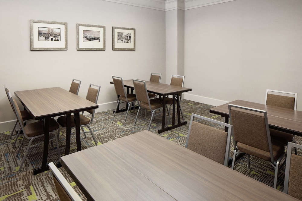 Hampton Inn Louisville Downtown 18/50