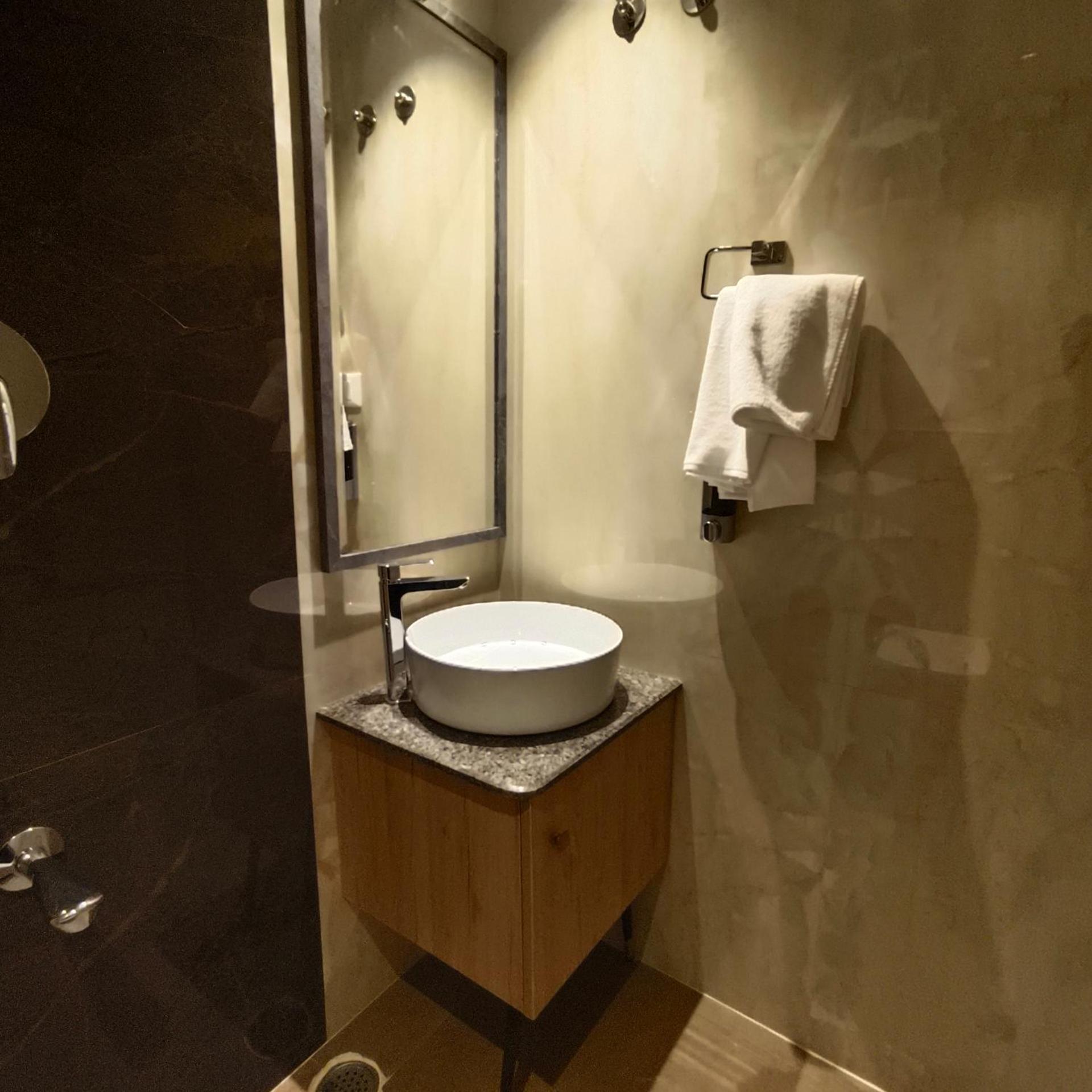 غرفة أساسية بسرير فردي، Olive Hotel Le Opera by Embassy Group 3/4