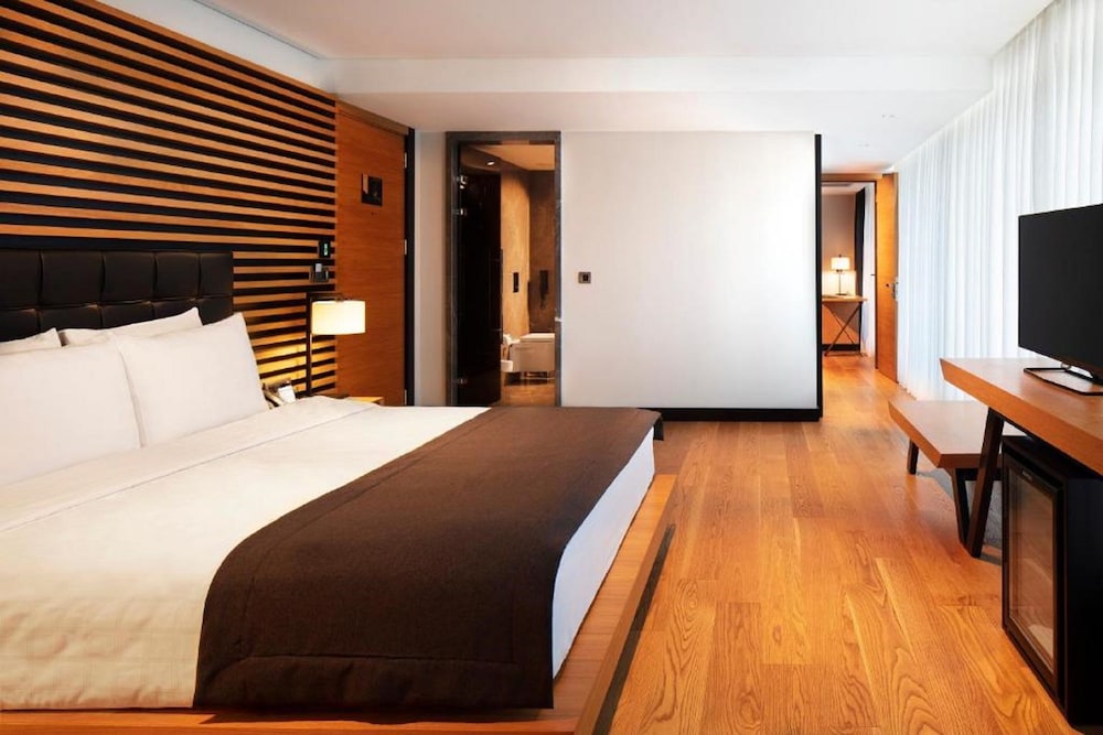 METROPOLITAN HOTELS BOSPHORUS 20/75