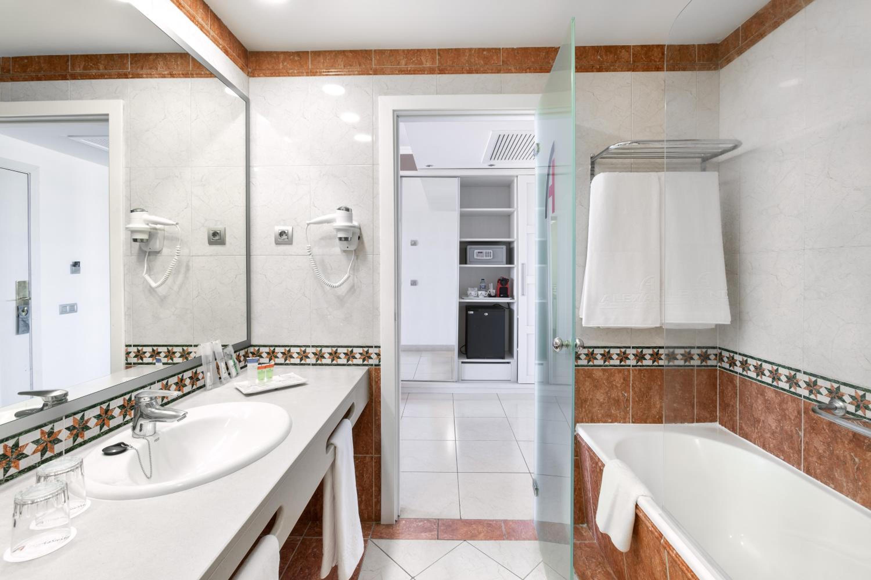 Alexandre, Club, Spa, Superior, Double or Twin Bed، Alexandre La Siesta 6/6