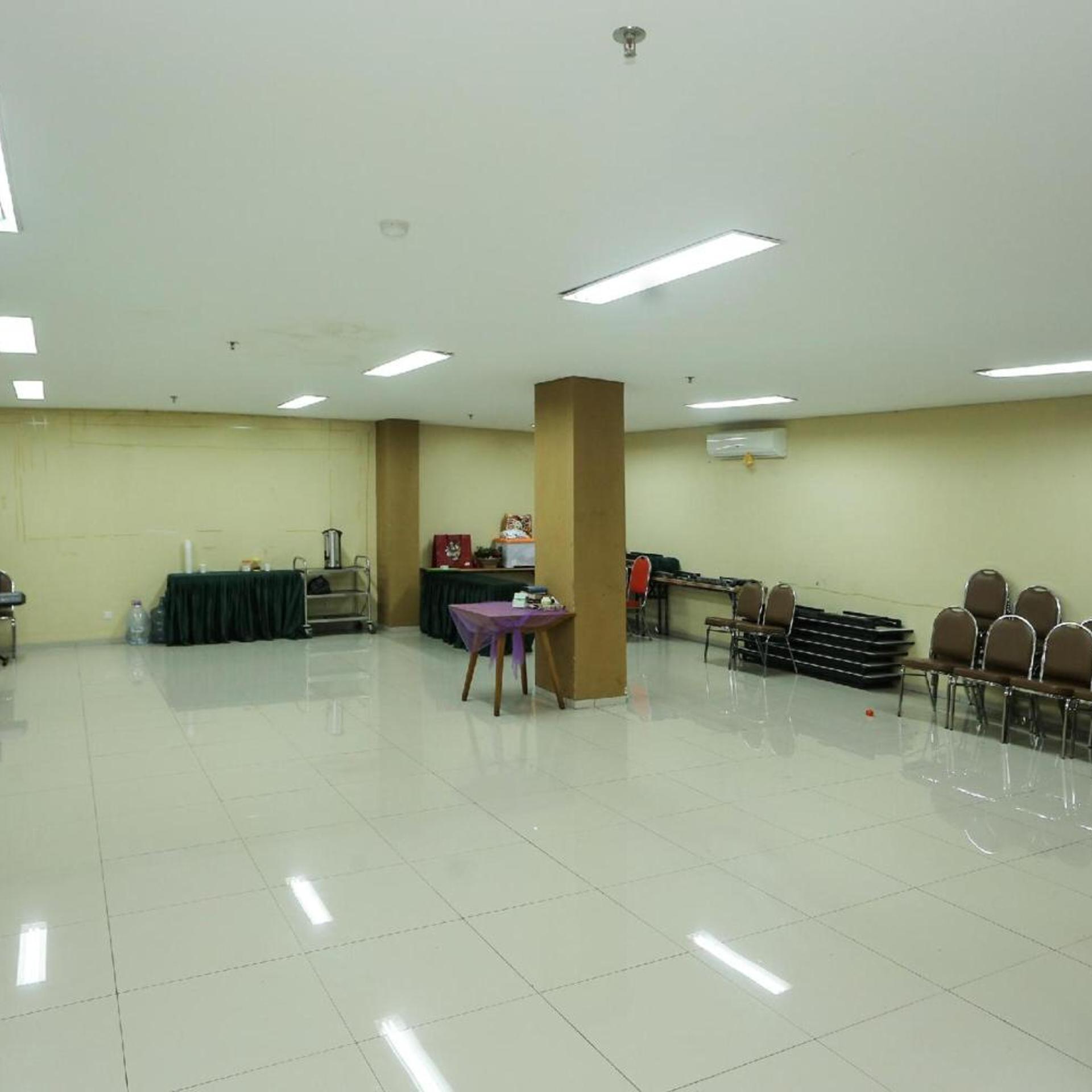 Super OYO Townhouse OAK Hotel Fiducia Pondok Gede 38/48
