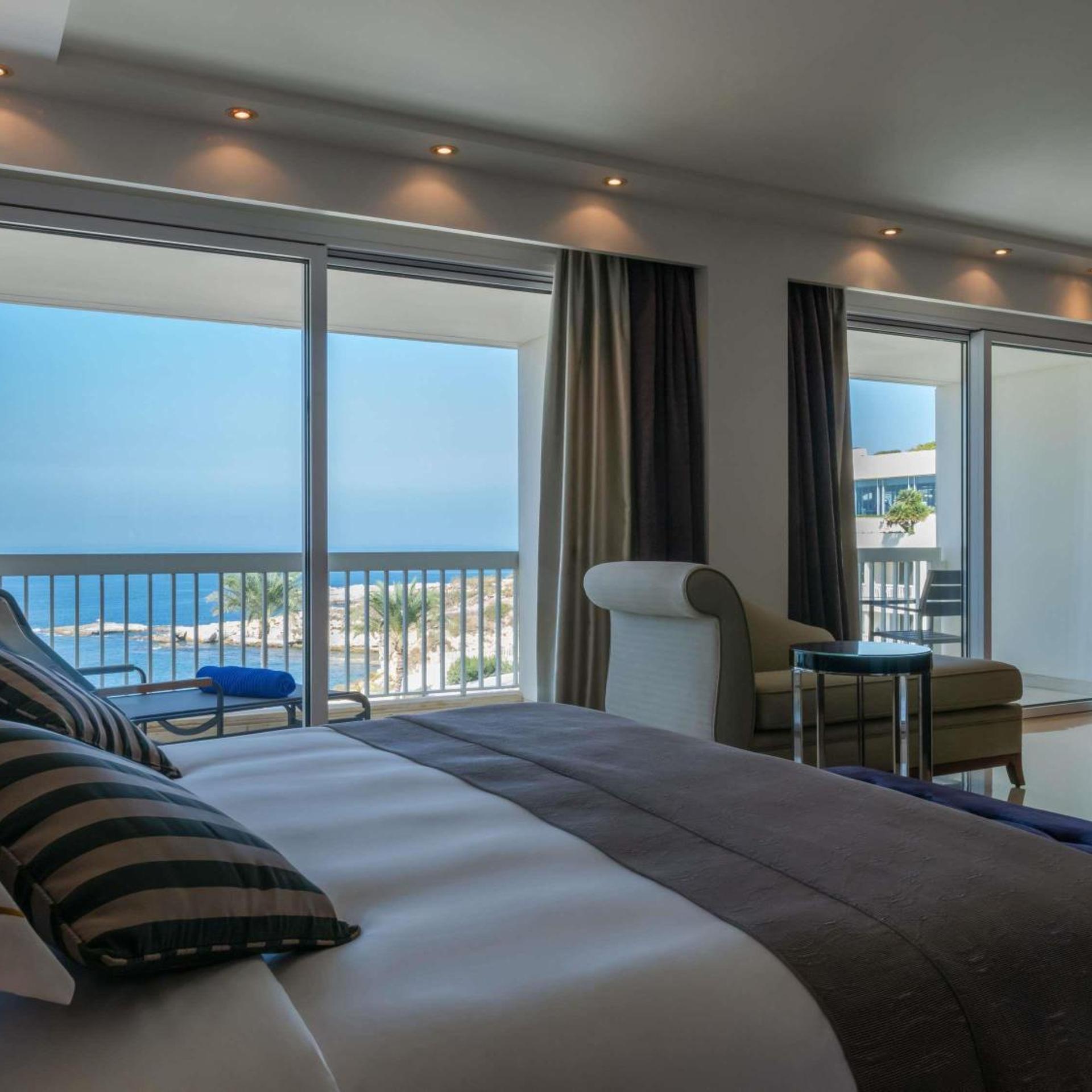 Ambassador, Suite, Sea View، Movenpick Hotel Beirut 4/6