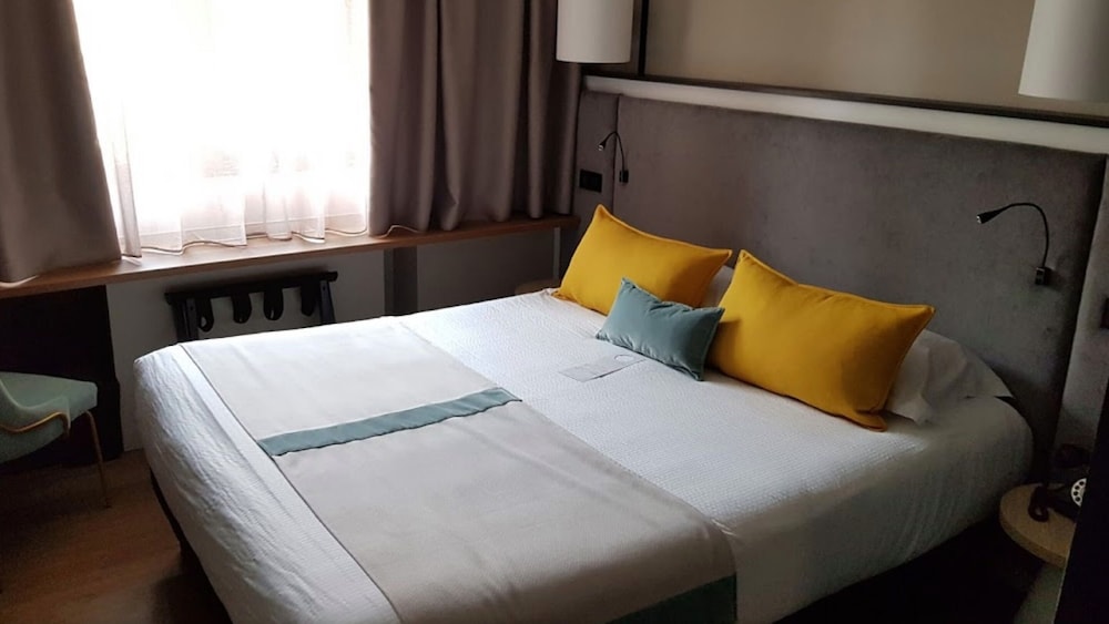 SUPERIOR, DOUBLE BED, COURTYARD VIEW