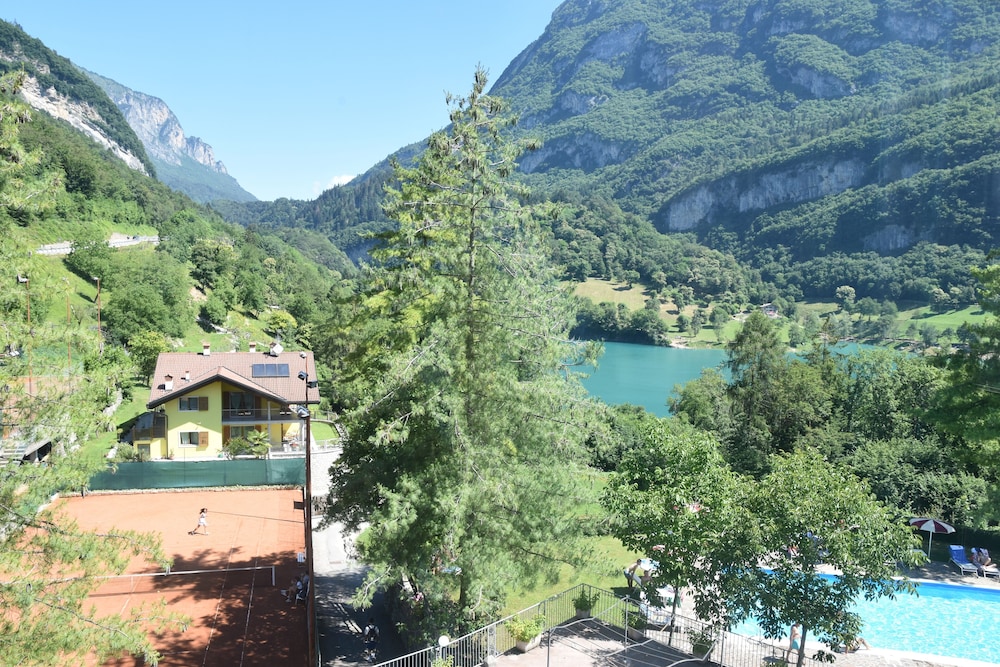 Clubhotel Lago Di Tenno 41/48