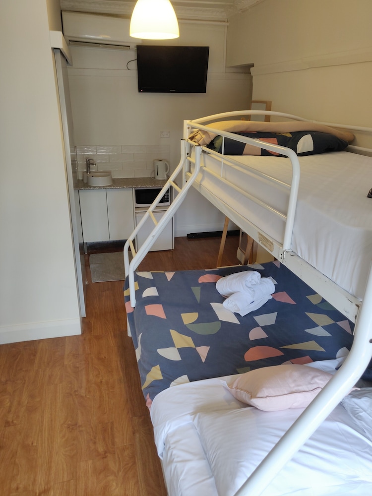 ROOM, TRIPLE