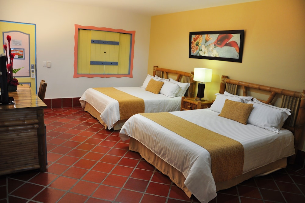 Hotel Campestre Las Camelias 35/71
