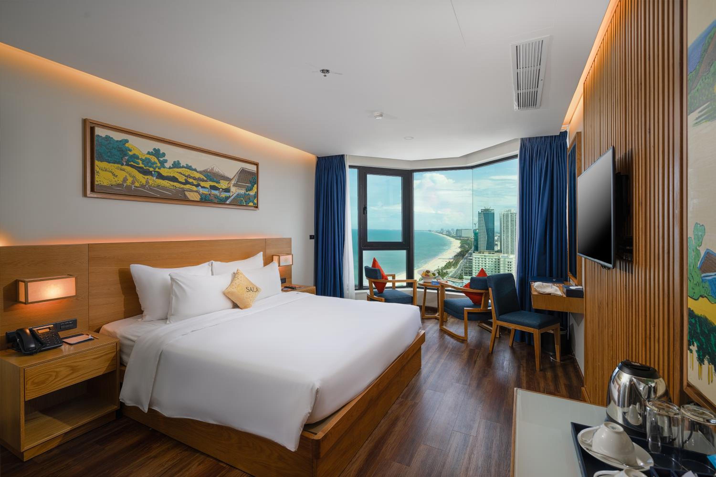 Superior, Double Bed, Partial Sea View