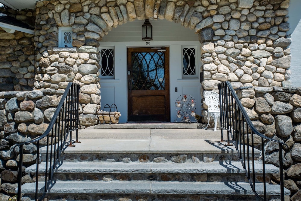 Hartness House Inn 6/50