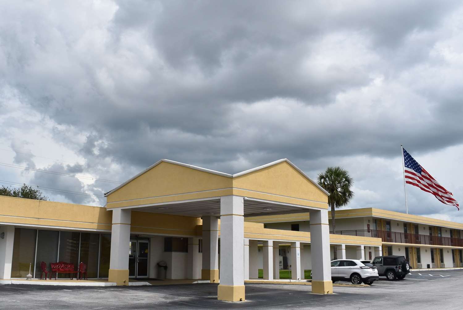Super 8 by Wyndham Ocala I-75 12/56