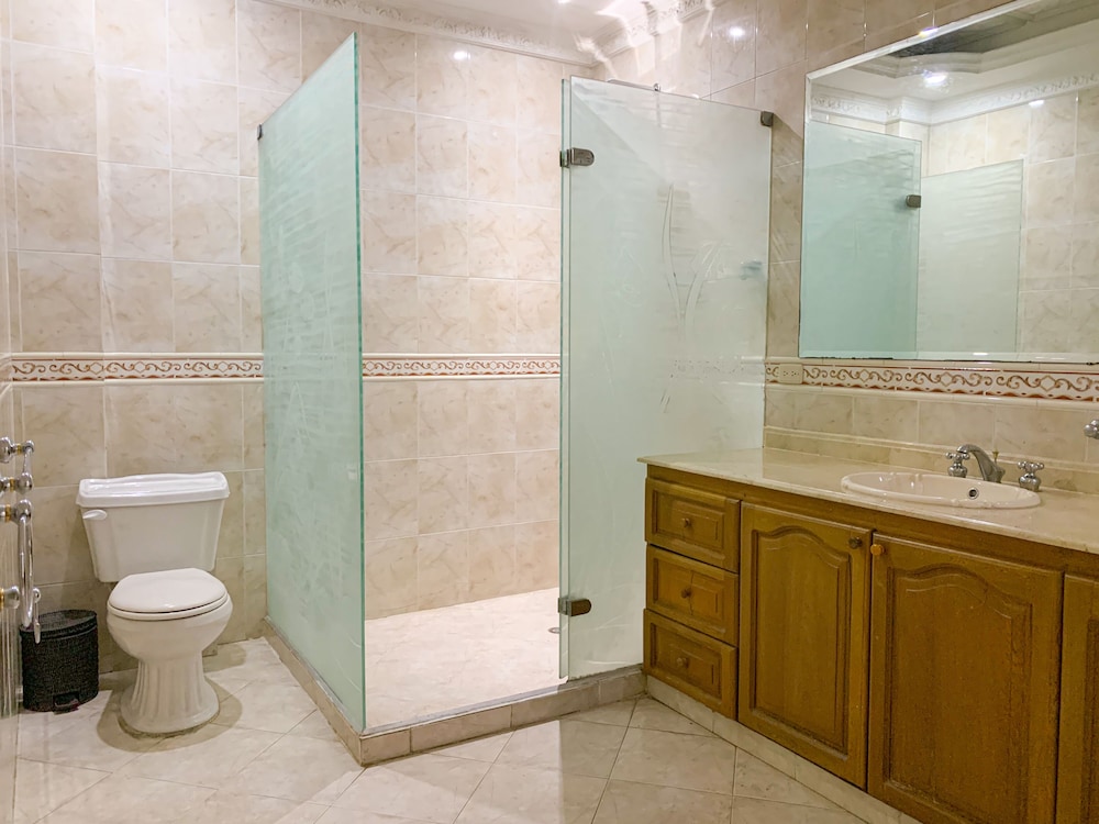Hotel Abi Inn By GEH Suites 38/42