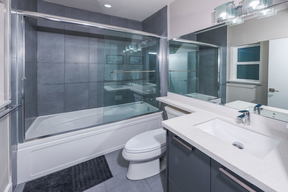 3 Bedrooms, Superior, Basement, Suite, 3 Queen Beds, Sofa 7/8