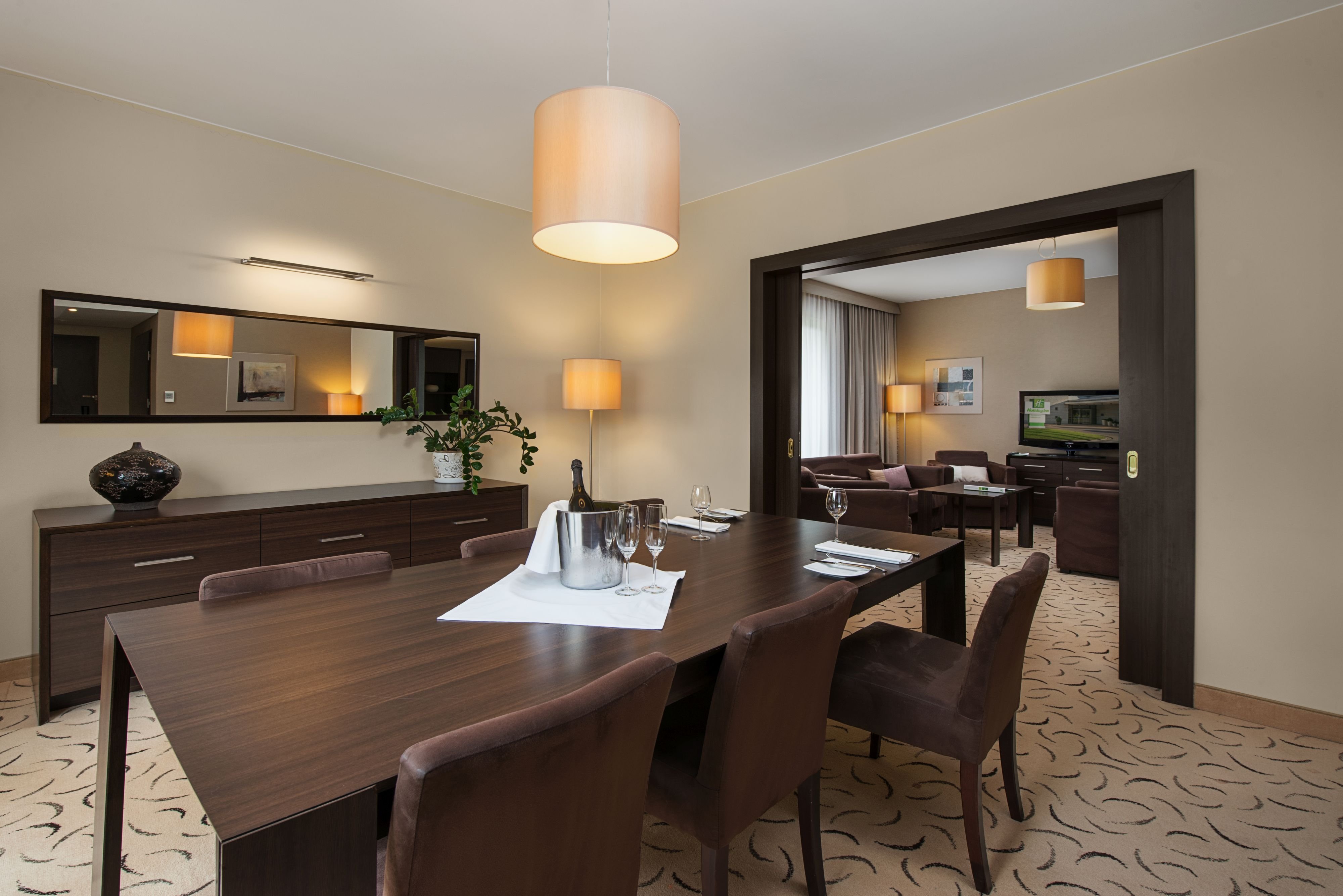 Holiday Inn Warsaw Jozefow 35/50