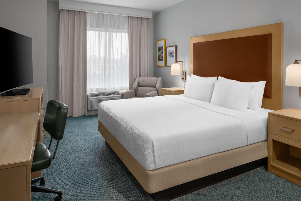 STANDARD, KING BED, ACCESSIBLE