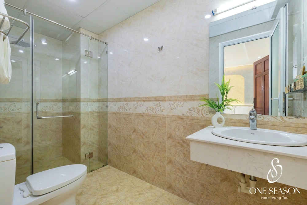 Ngoc Hanh Beach Hotel 72/75