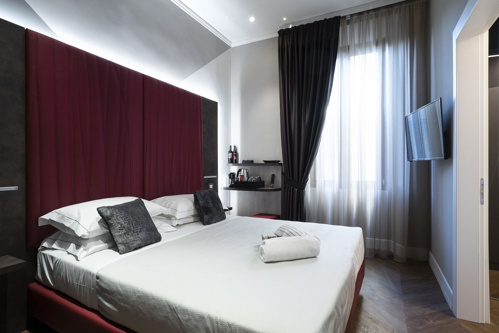 SUPERIOR, DOUBLE BED