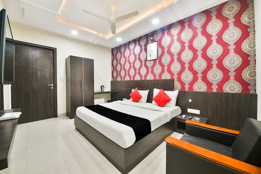 Hotel Flowers Inn 10/40