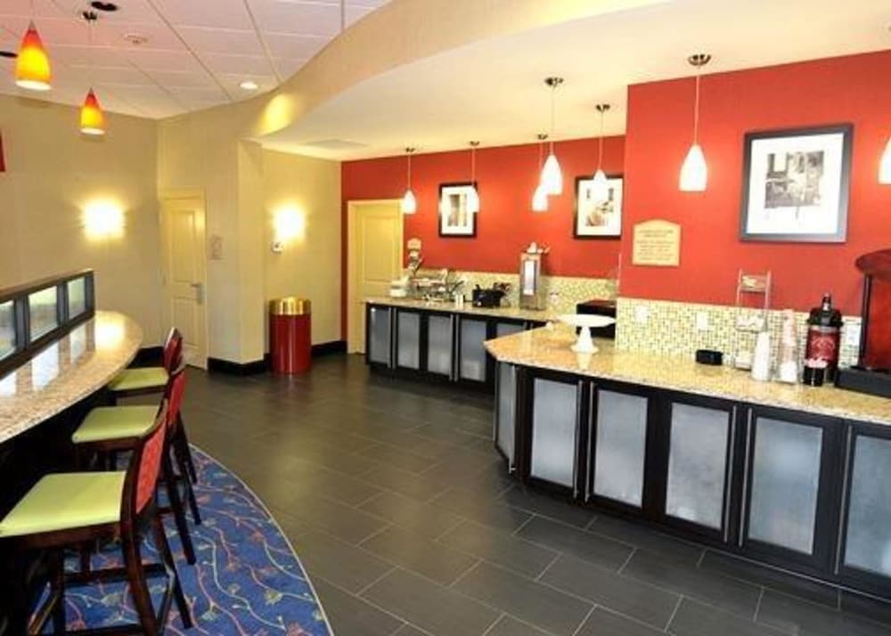 Comfort Suites Jackson I-40 7/47