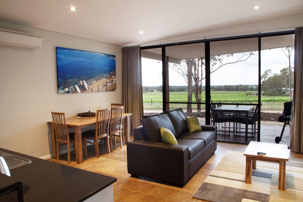 Eight Willows Retreat 30/62