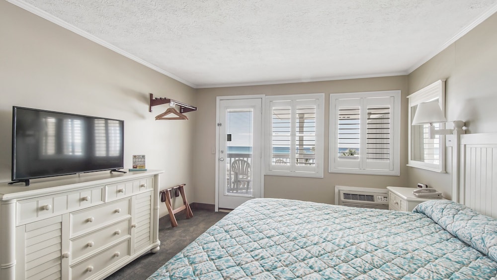 COMFORT, STUDIO, KING BED, BEACH VIEW, SOFA, KITCHEN