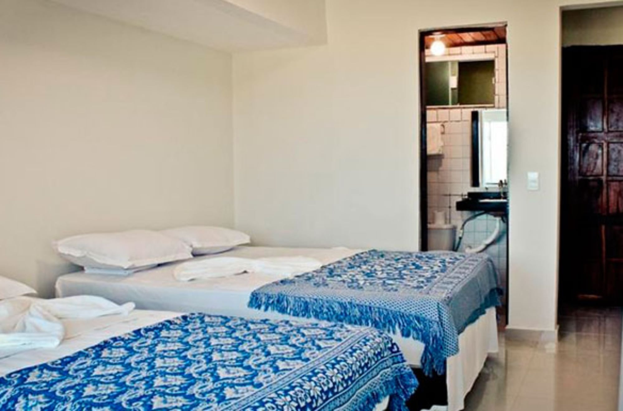 COMFORT, TWIN BEDS