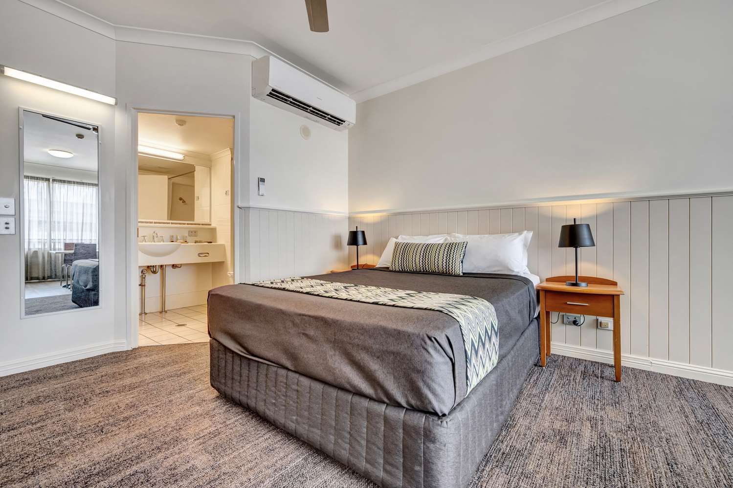 City Oasis Inn Townsville SureStay Collection by BW 13/39