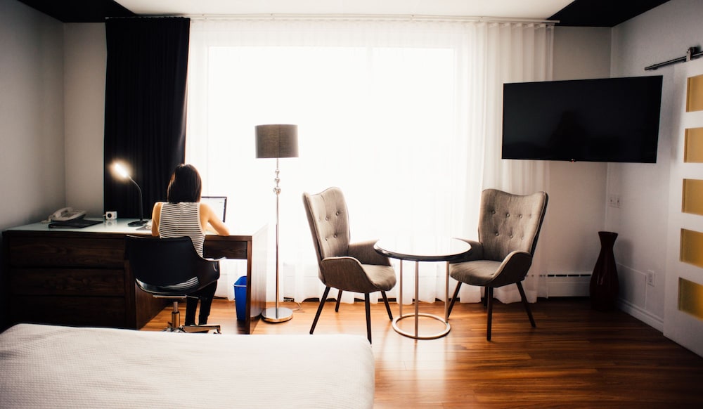Hotel Chicoutimi 49/55