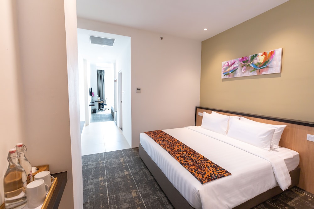 HOTEL 7 SURIA 9/40