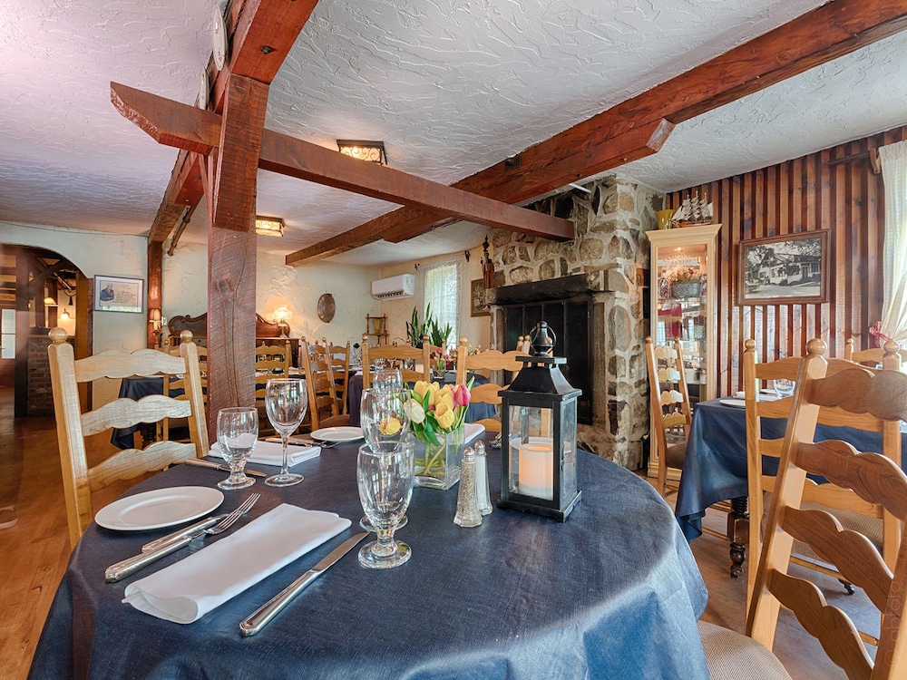 Auberge Handfield 28/50