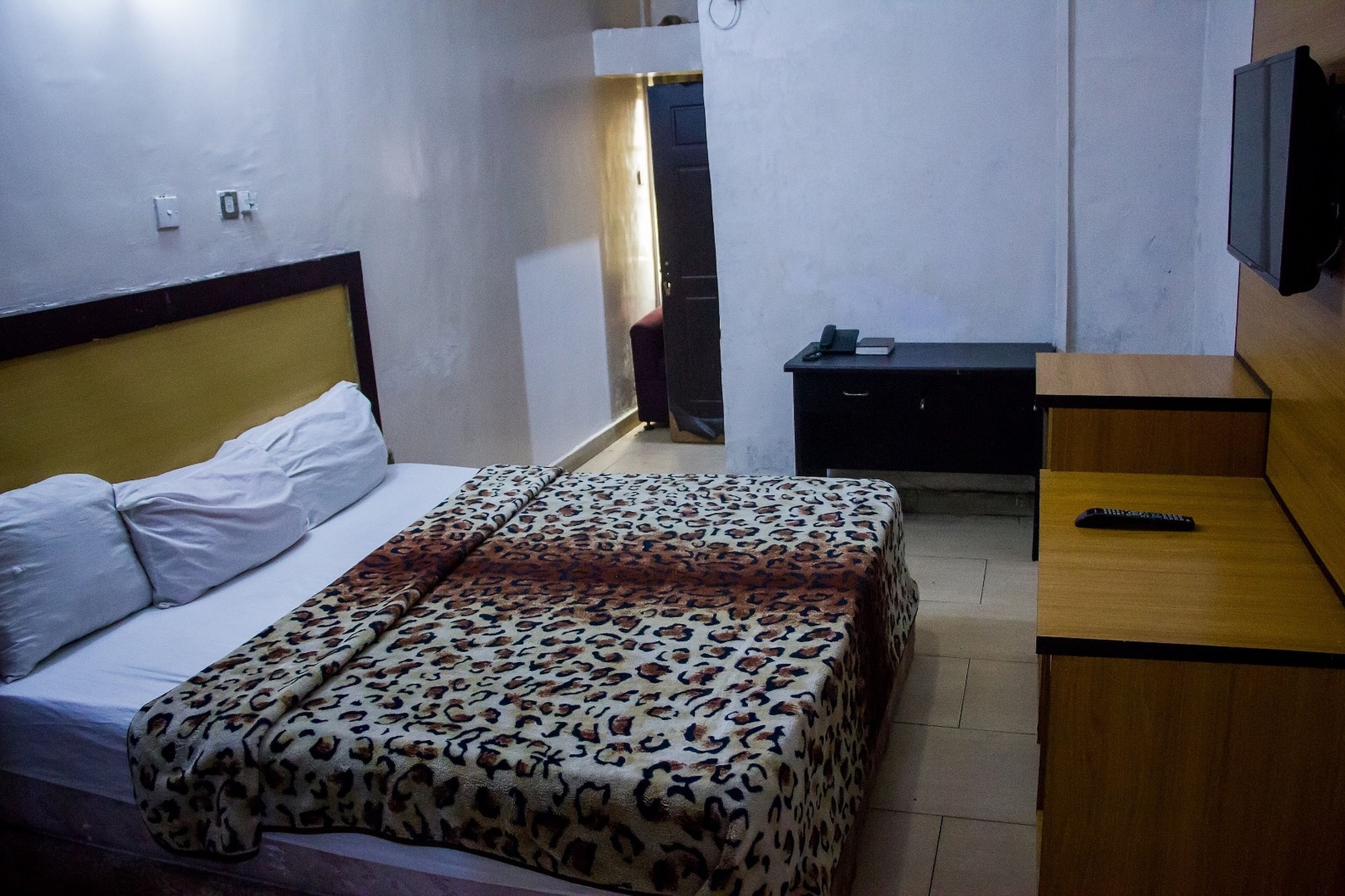 PRESIDENTIAL, SUITE