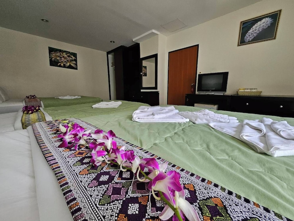 Patong Moon Inn Guesthouse 35/48