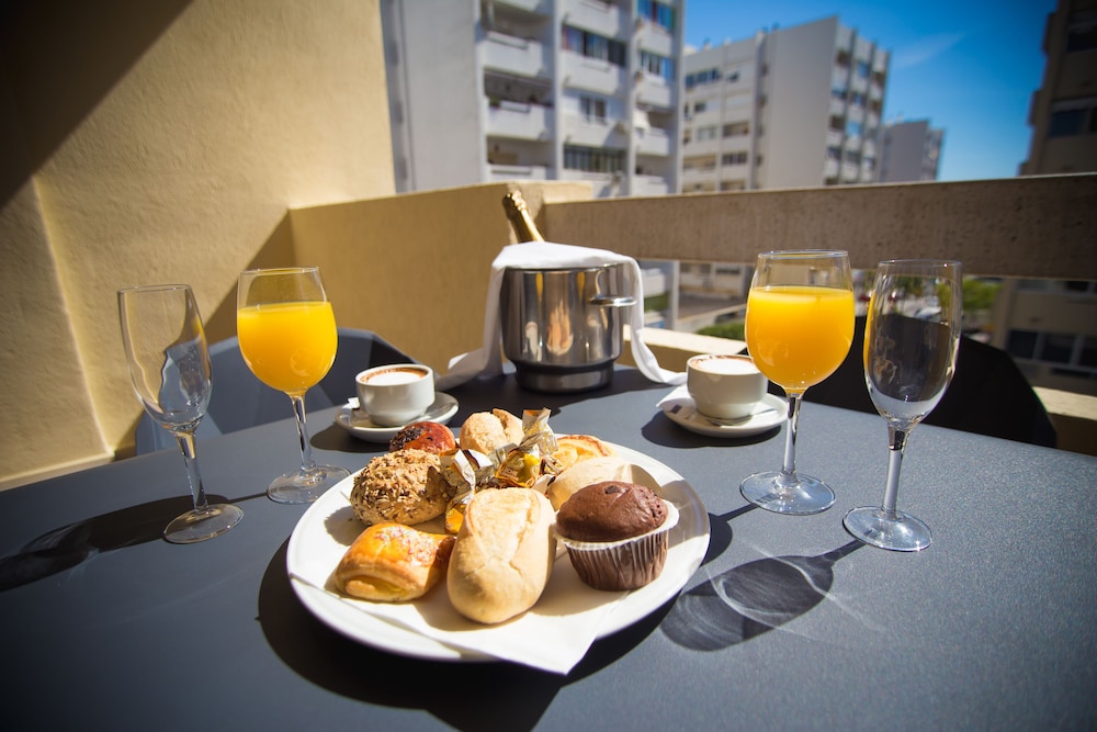 Ona Marbella Inn 27/40