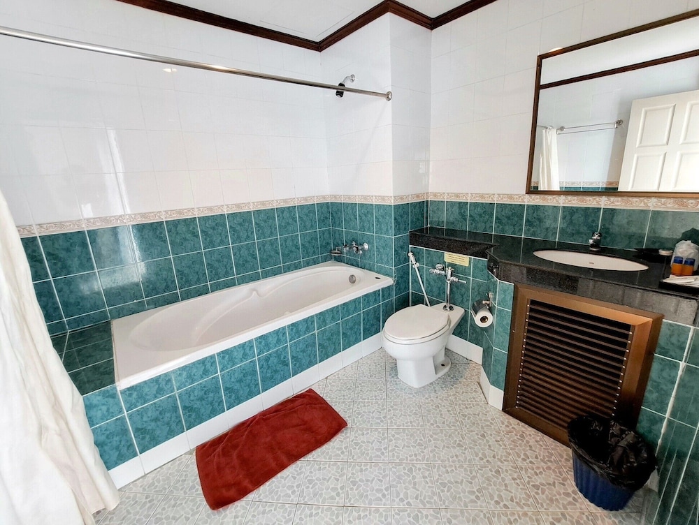 Thipurai City Hotel 36/79