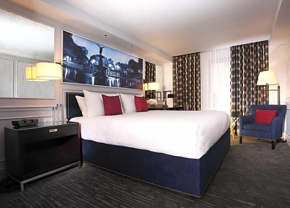 Hotel AKA Nomad 24/66