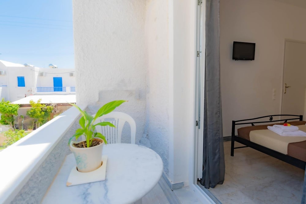 Join Us Low Cost Rooms 30/34