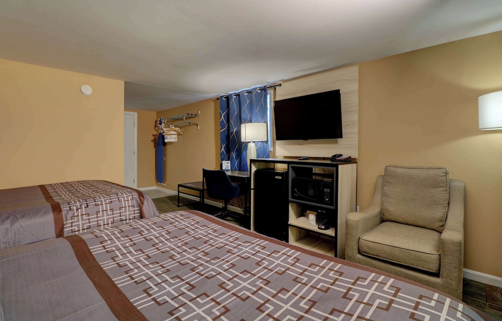 Yankee Clipper Inn, SureStay Collection by Best Western 29/50
