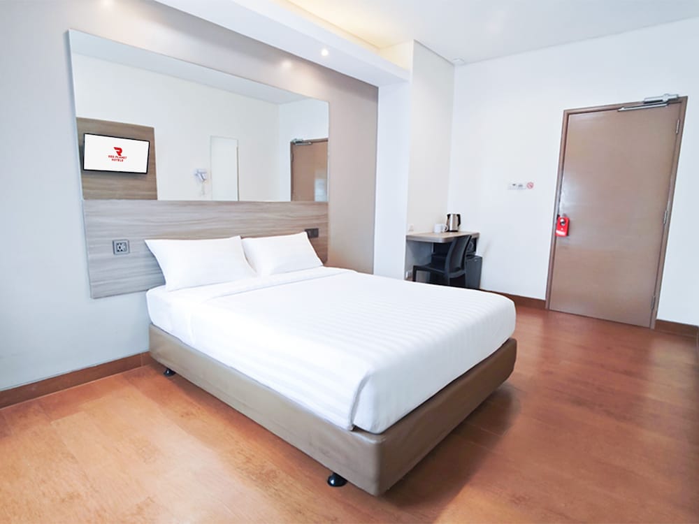 City, Queen Bed