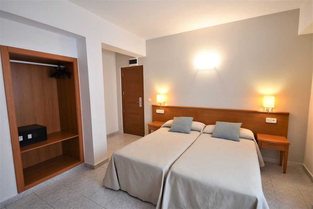 Hostal Mallorca 25/46