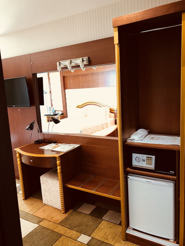 Grand Amios Hotel 26/32