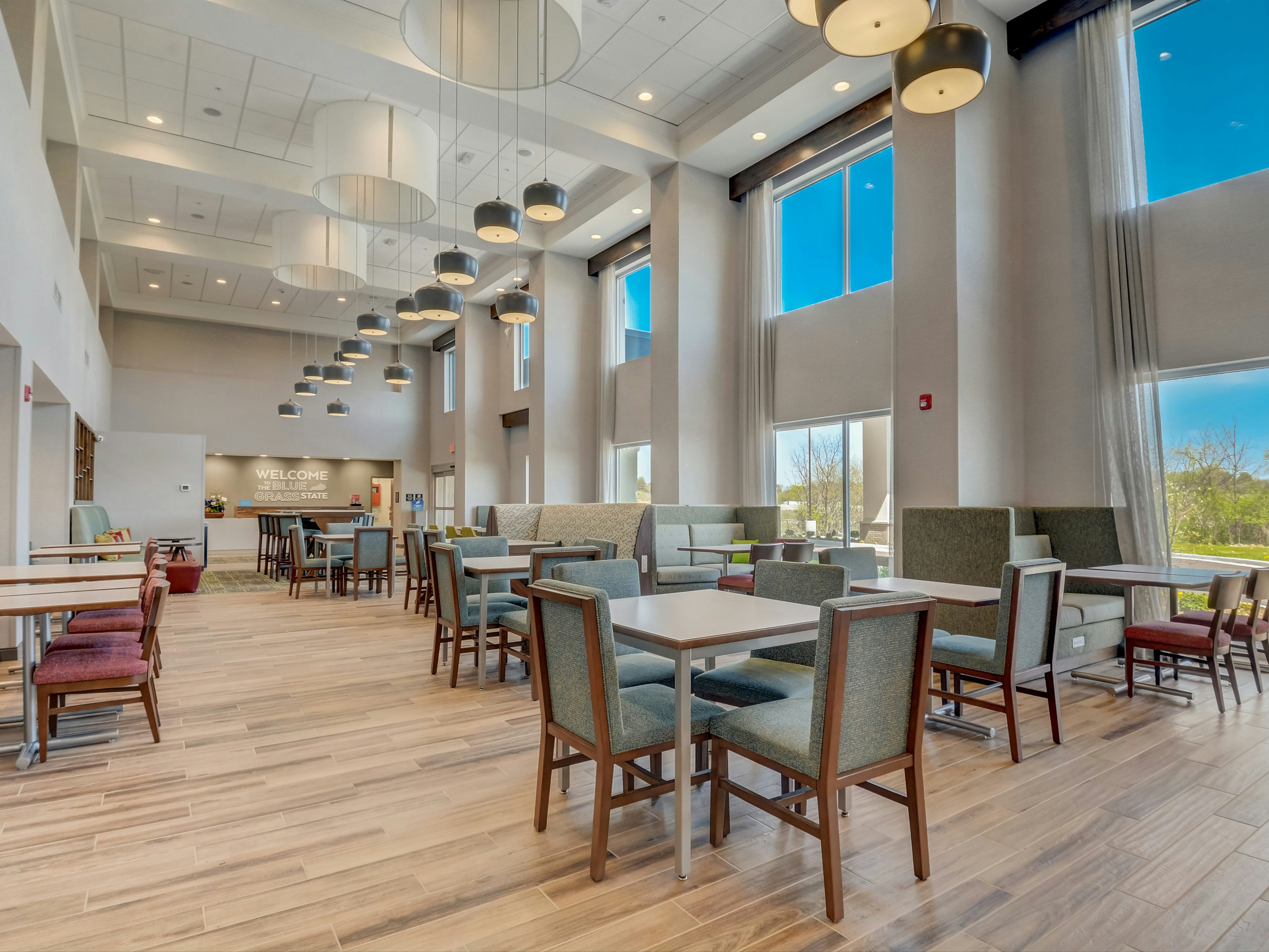 Hampton Inn and Suites Williamstown Ark Encounter 29/38
