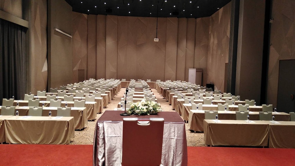 J. Park Hotel 55/62