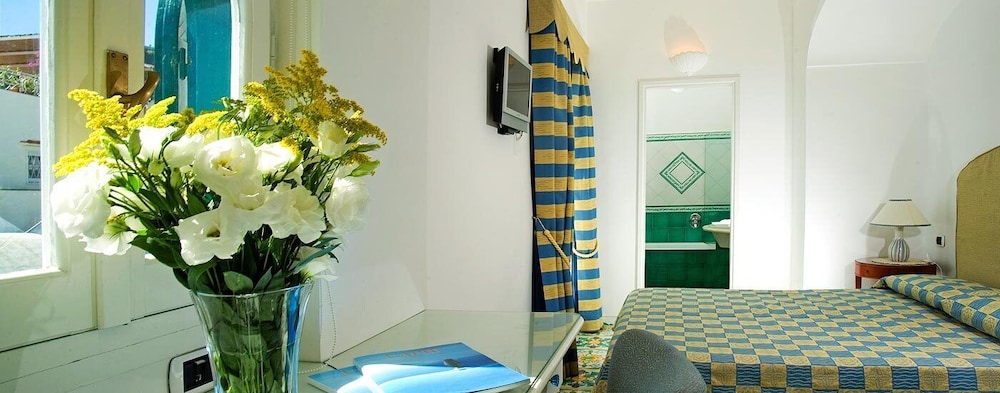 Hotel Gatto Bianco 38/46