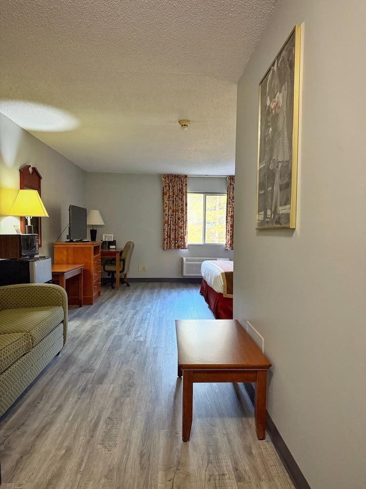 Laketree Inn And Suites Marion 28/34