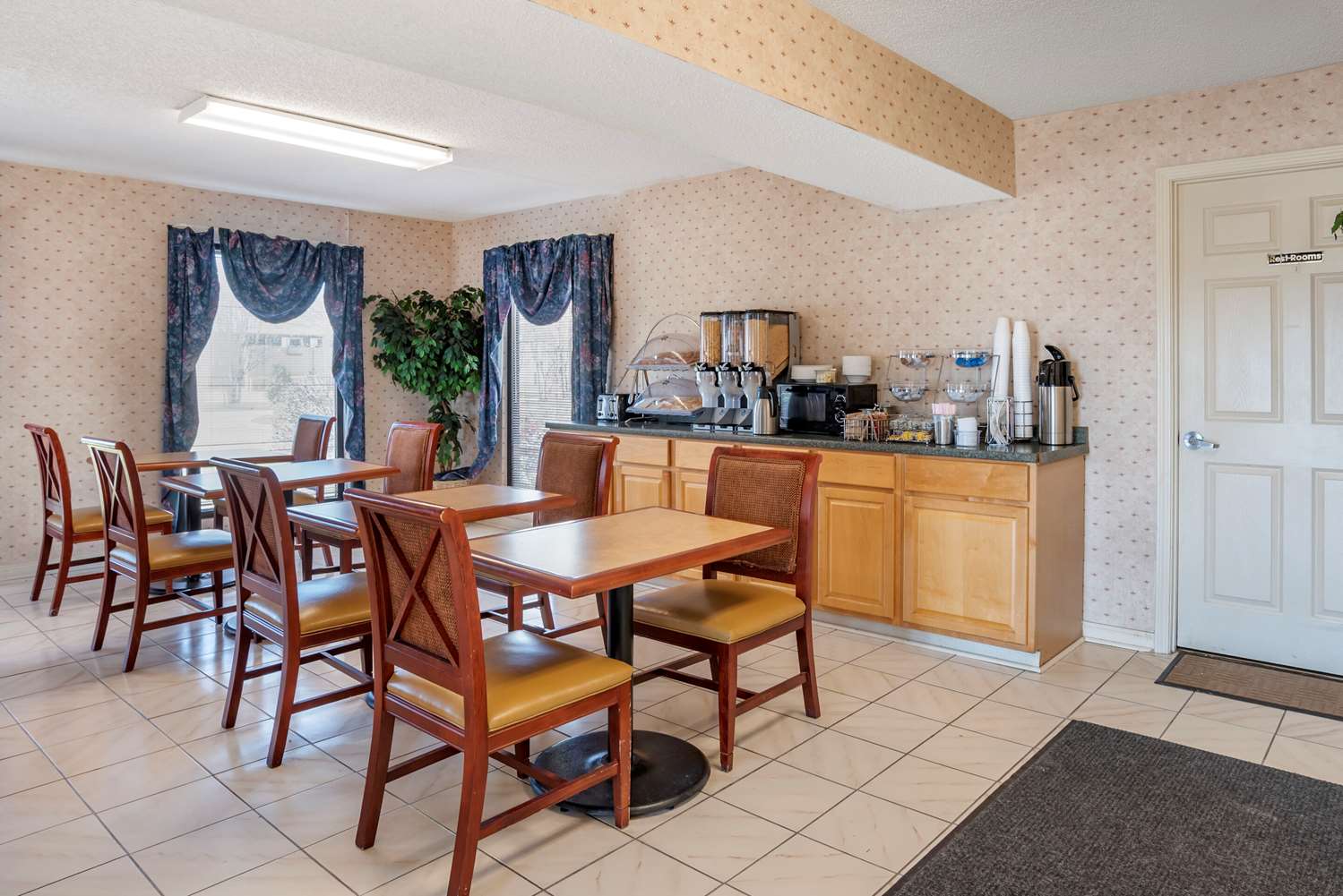 Econo Lodge Pearl - Jackson 15/17