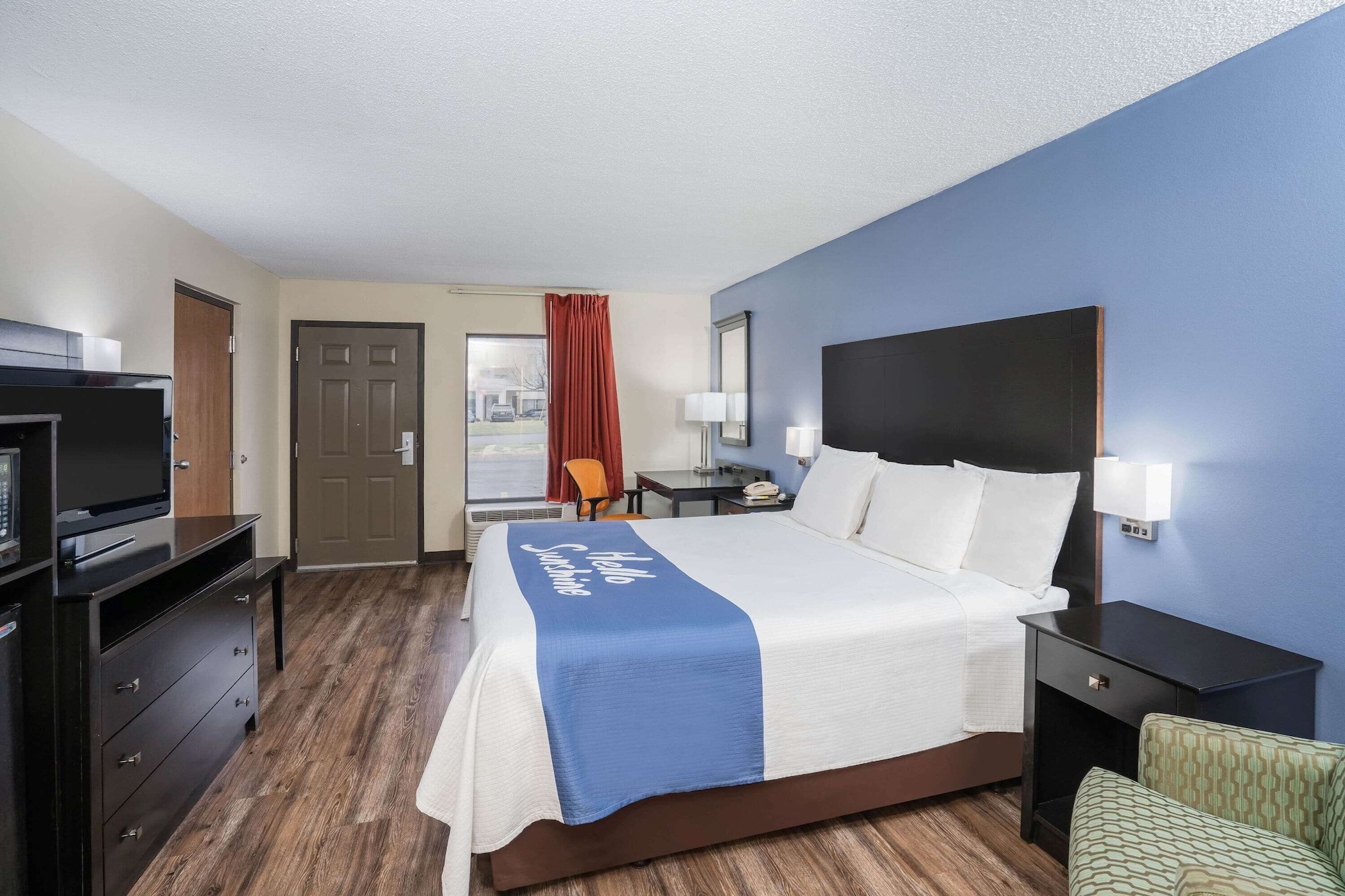 غرفة بسرير كينج لذوي الإعاقة، Days Inn By Wyndham Clarksville North 2/6