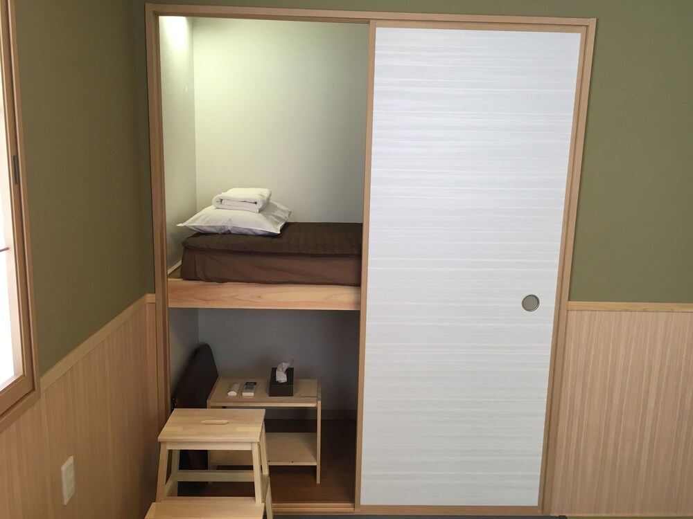 Guesthouse Orange Cabin 13/57