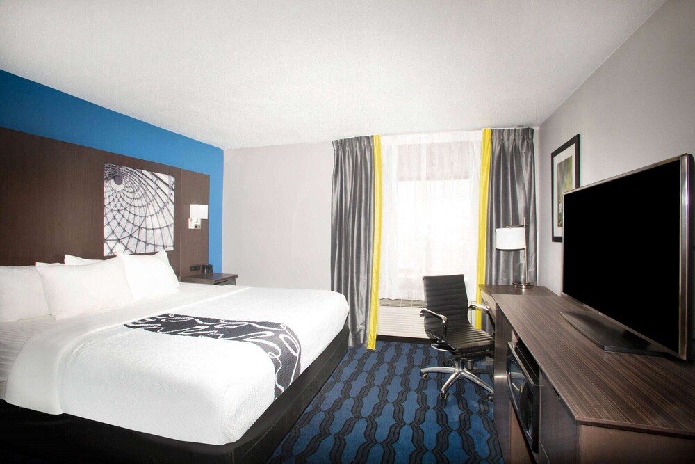 La Quinta Inn St Louis Hazelwood Airport North 26/59
