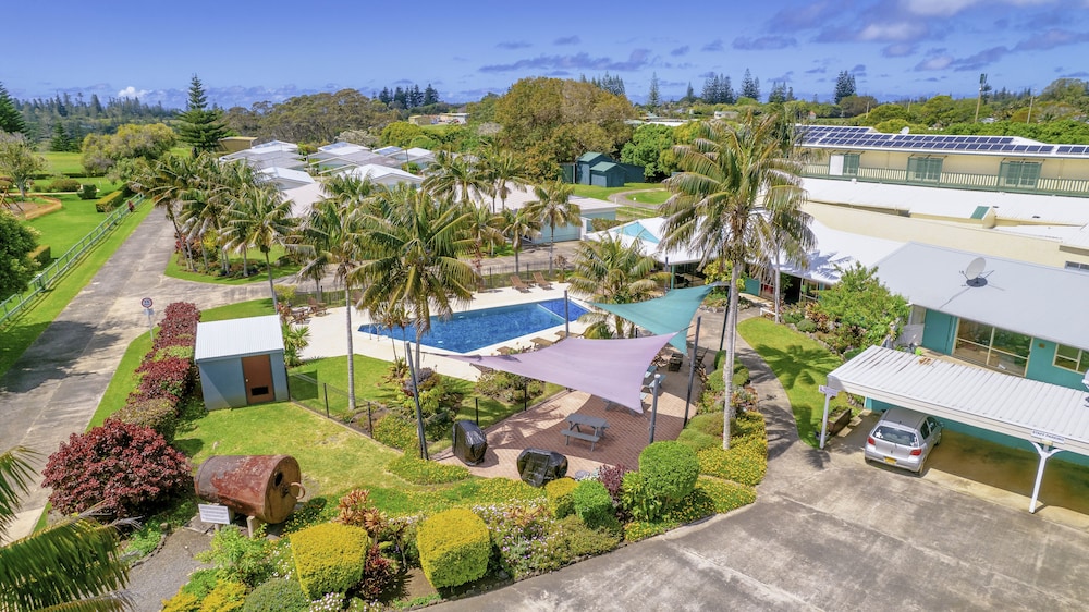 Aloha Apartments 54/61