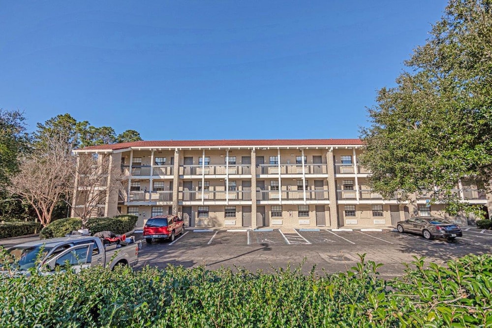 Casa Bella Inn & Suites thumb 4