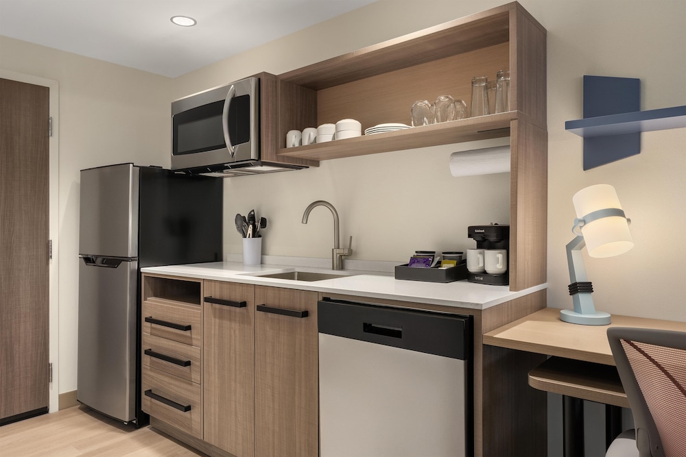 Home2 Suites by Hilton Hazleton 42/43